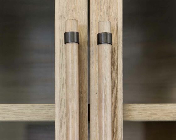 Willow Lane Natural Oak Hutch details